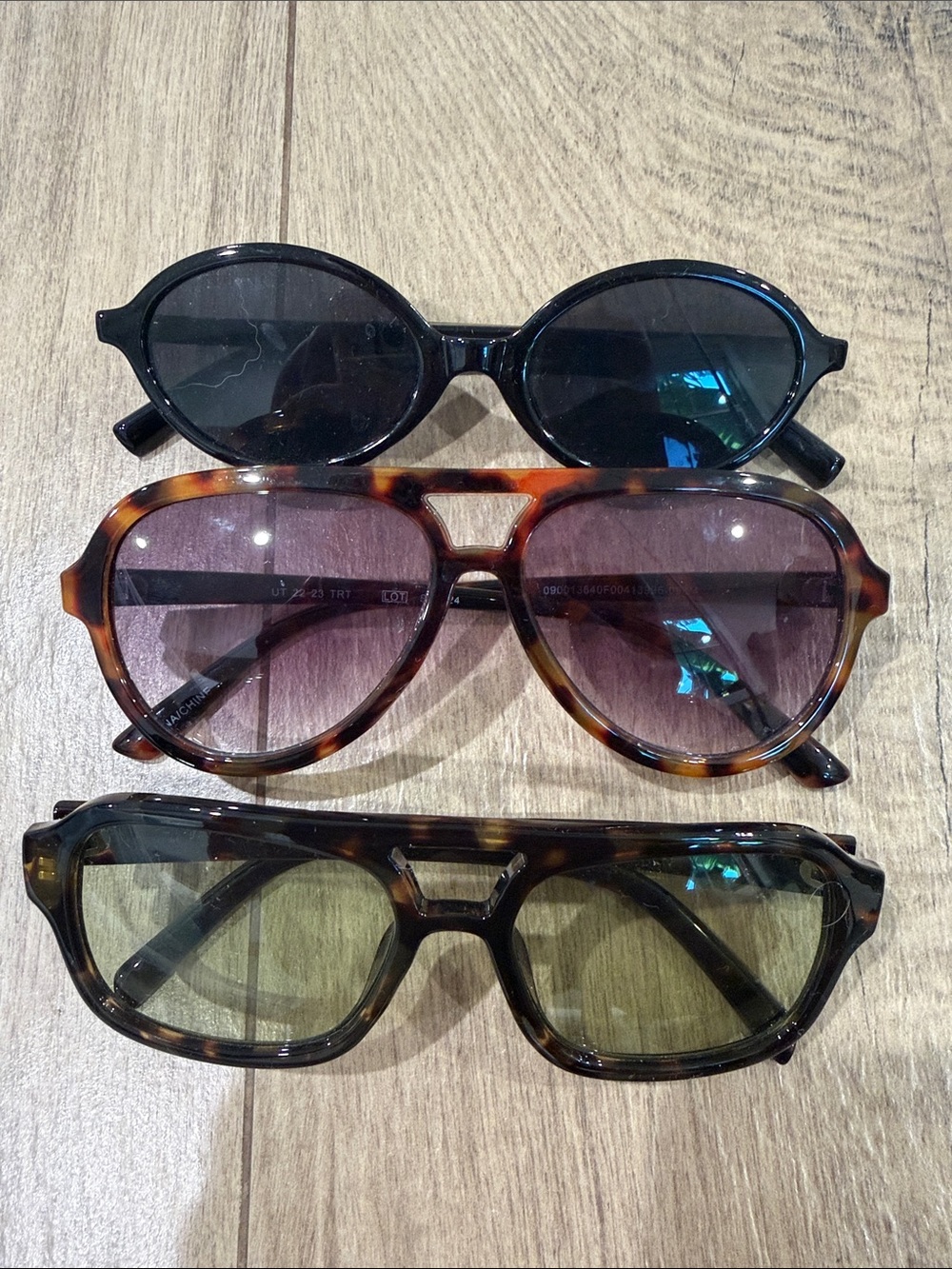 Women’s Tortoiseshell and Black Sunglasses Bundle - Stylish Accessories